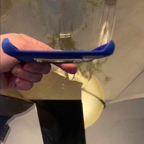 Authentic Michael Kors iPhone case - Picture 4 of 4